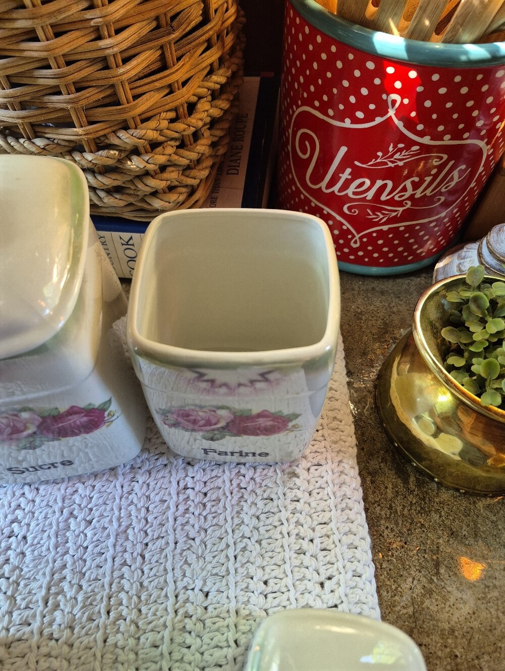 4pc Vtg French Ceramic Pink Rose French Sucre, Farine, Épices, Poivre Canisters - Picture 9 of 12